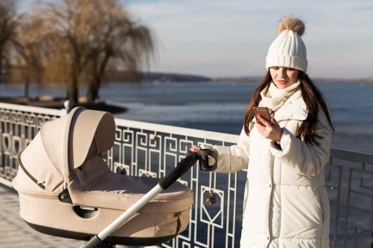 Best Beach Stroller: A Guide to Beach-Friendly Baby Carriages