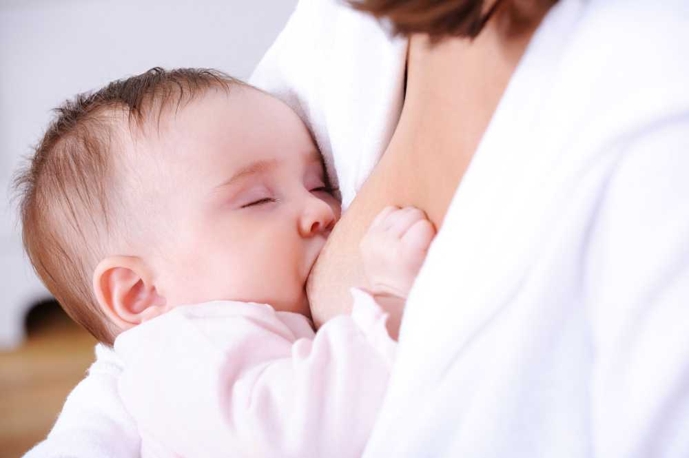 reasons-why-your-baby-keeps-pulling-off-breast-and-relatching